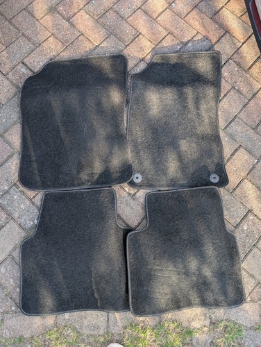 Universal car mats brand new