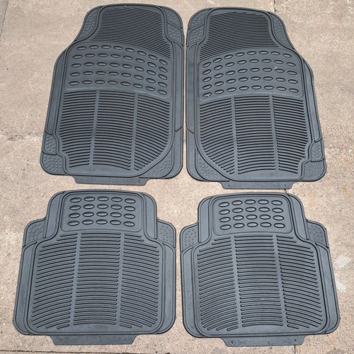 Rubber floor mats 4pcs in - rubber,