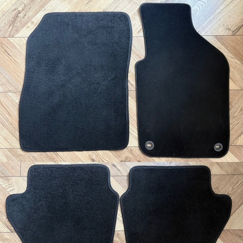Black car floor mats - 4,